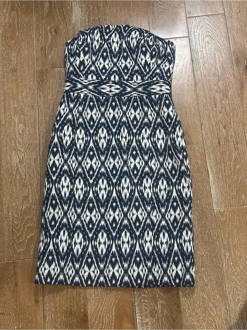 Banana Republic Navy and White Strapless Ikat Sheath Dress
